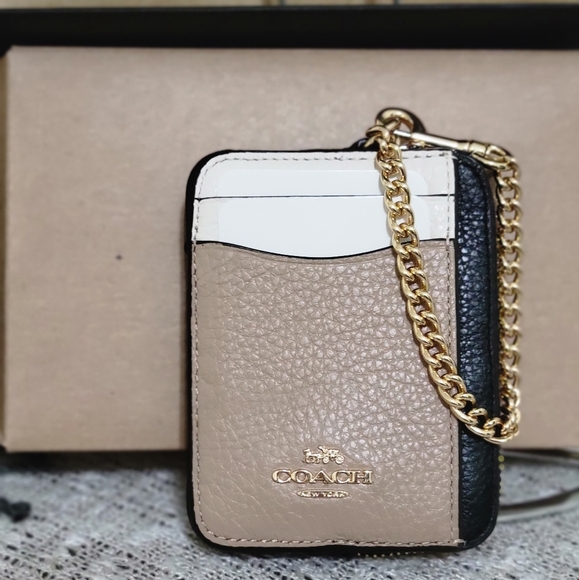 Coach Zip Card Case In Colorblock - Picture 3 of 10